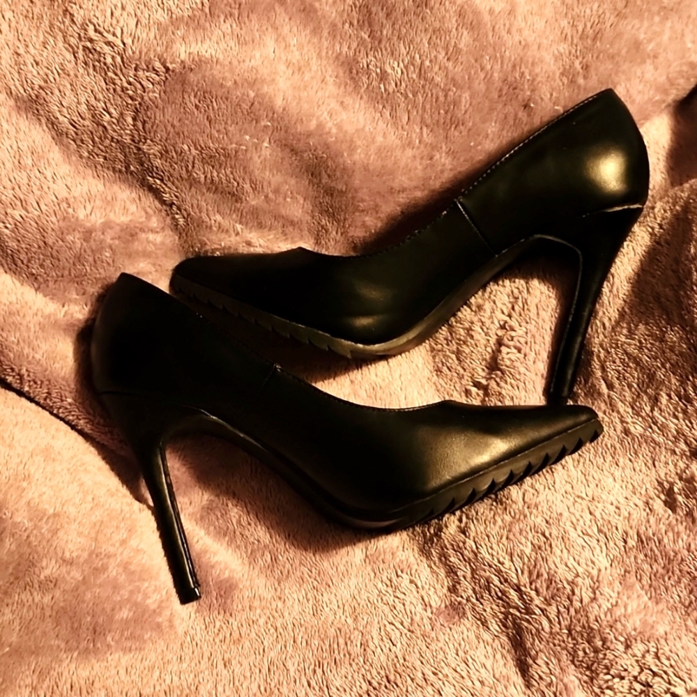 Penny loves Kenny Black Heels